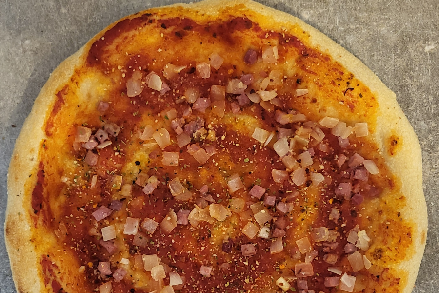 Pizzabrot mit Speck